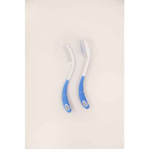 Kam en borstel met lange handgreep